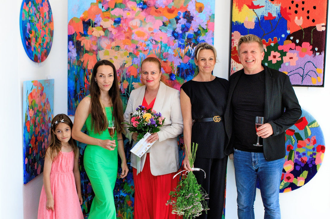 Seno Atelier art studio in South Moravia, Czech Republic - creative workspace of Simona Vojteskova where abstract paintings and hand-tufted tapestries are created